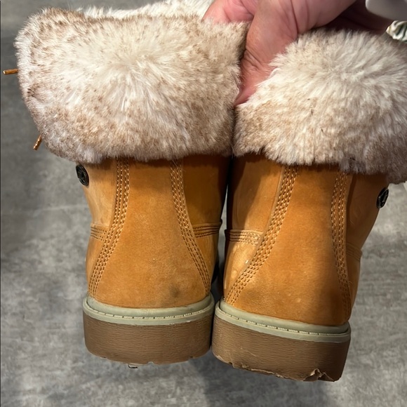 Lugz Women's Tan Fur-Lined Boots - Picture 4 of 8